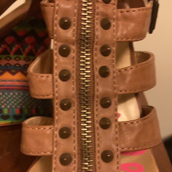 Betseyville wedge zipper shoes 9.5 - Picture 3 of 6